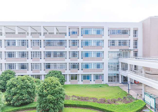 成都希望職校畢業(yè)文憑是成教的嗎,成人教育含金量高不高