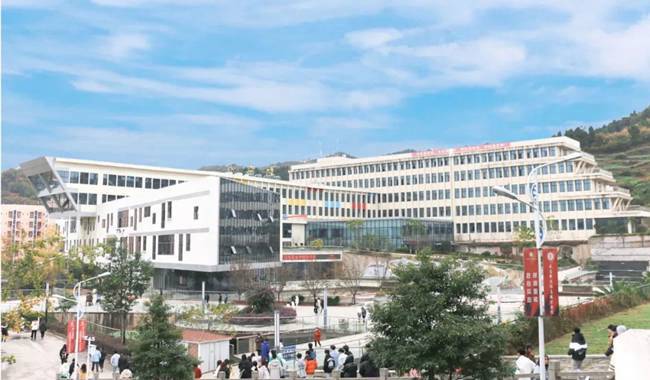 報(bào)讀成都希望職業(yè)學(xué)校需要考試嗎,讀郫縣希望職校要多高學(xué)歷