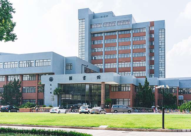 四川五月花技師學院畢業(yè)拿技師證書嗎,五月花畢業(yè)拿哪些證書